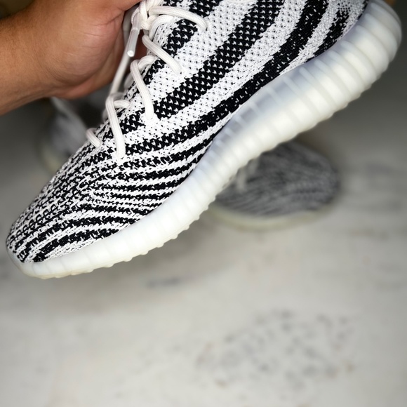 Adidas Yeezy Boost V2 Zebra White Black Red CP9654 Mens size 11.5 NW main image 6